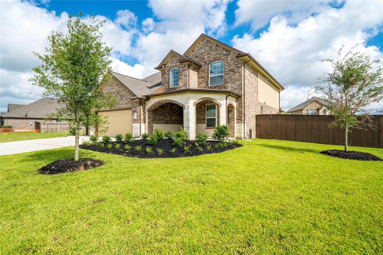 7314 Laguna Lake Drive - Photo 1