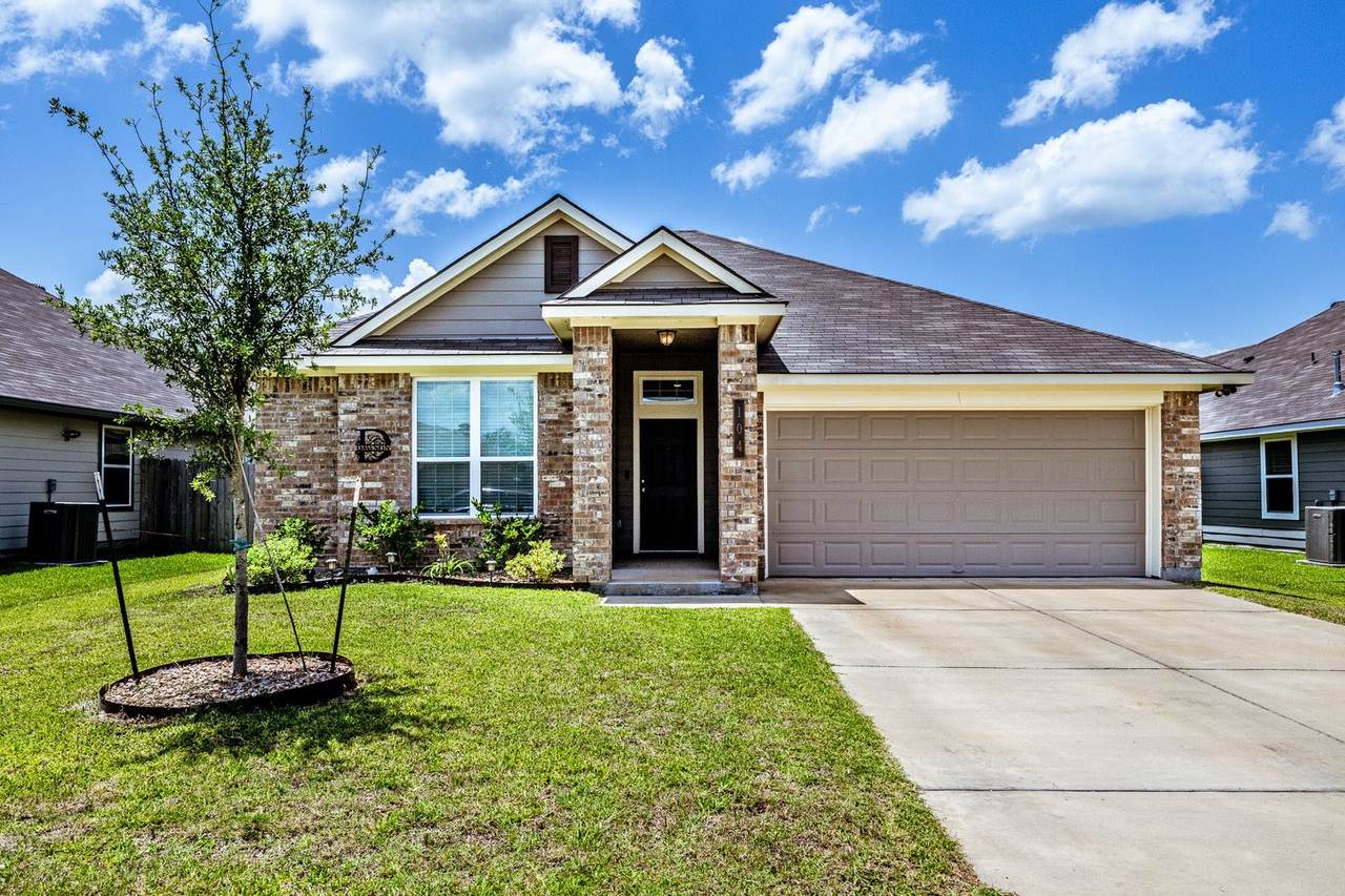 104 Laurel Oak Drive - Photo 1