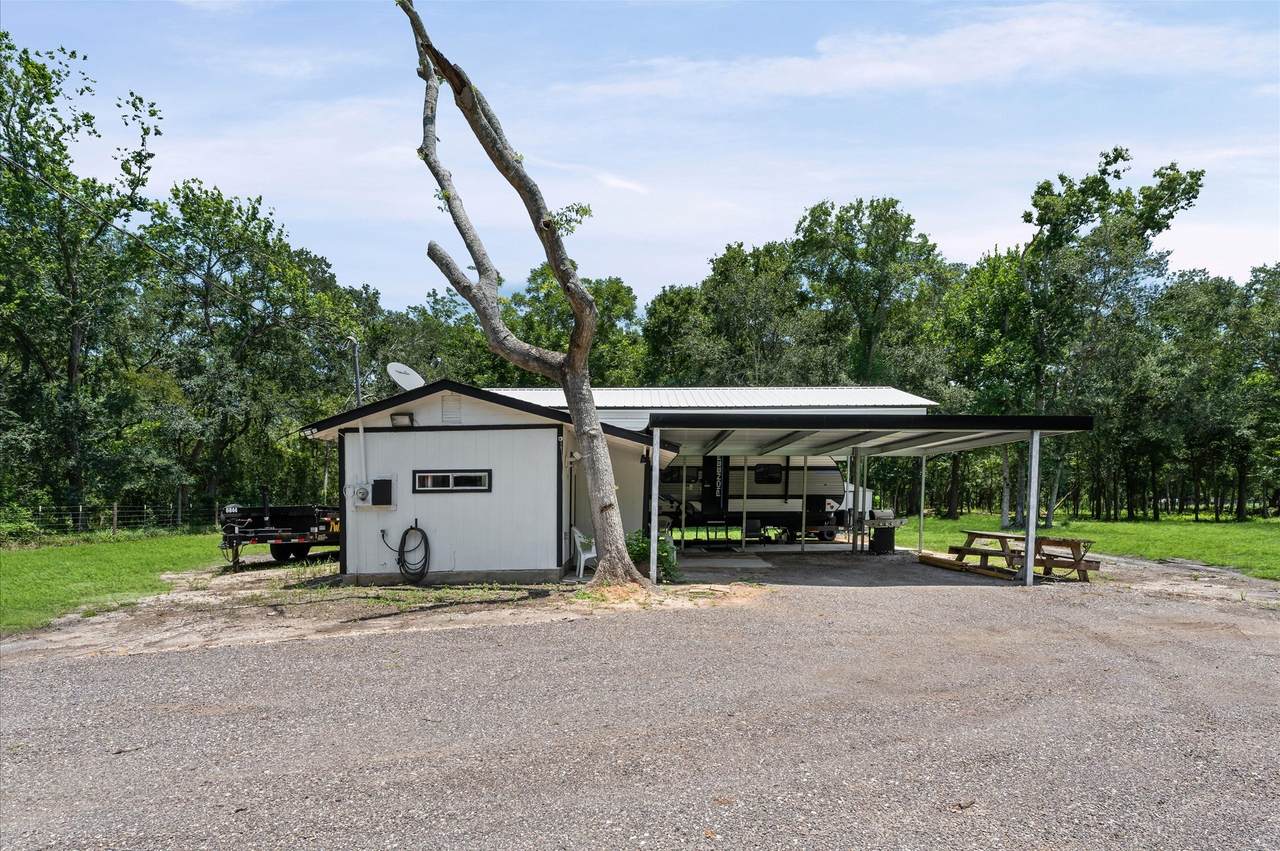6219 Davis Rd - Photo 1