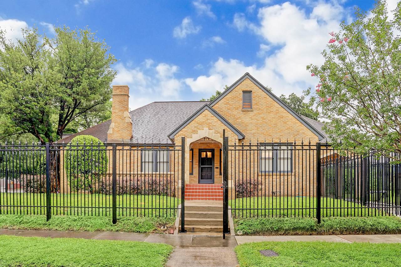 1903 Walker Street - Photo 1