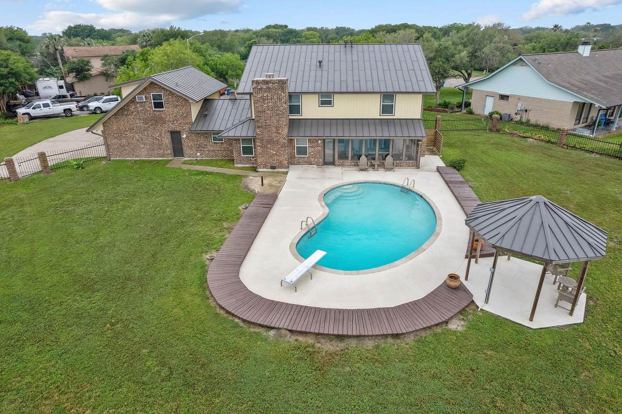 8 Las Brisas Place - Photo 1