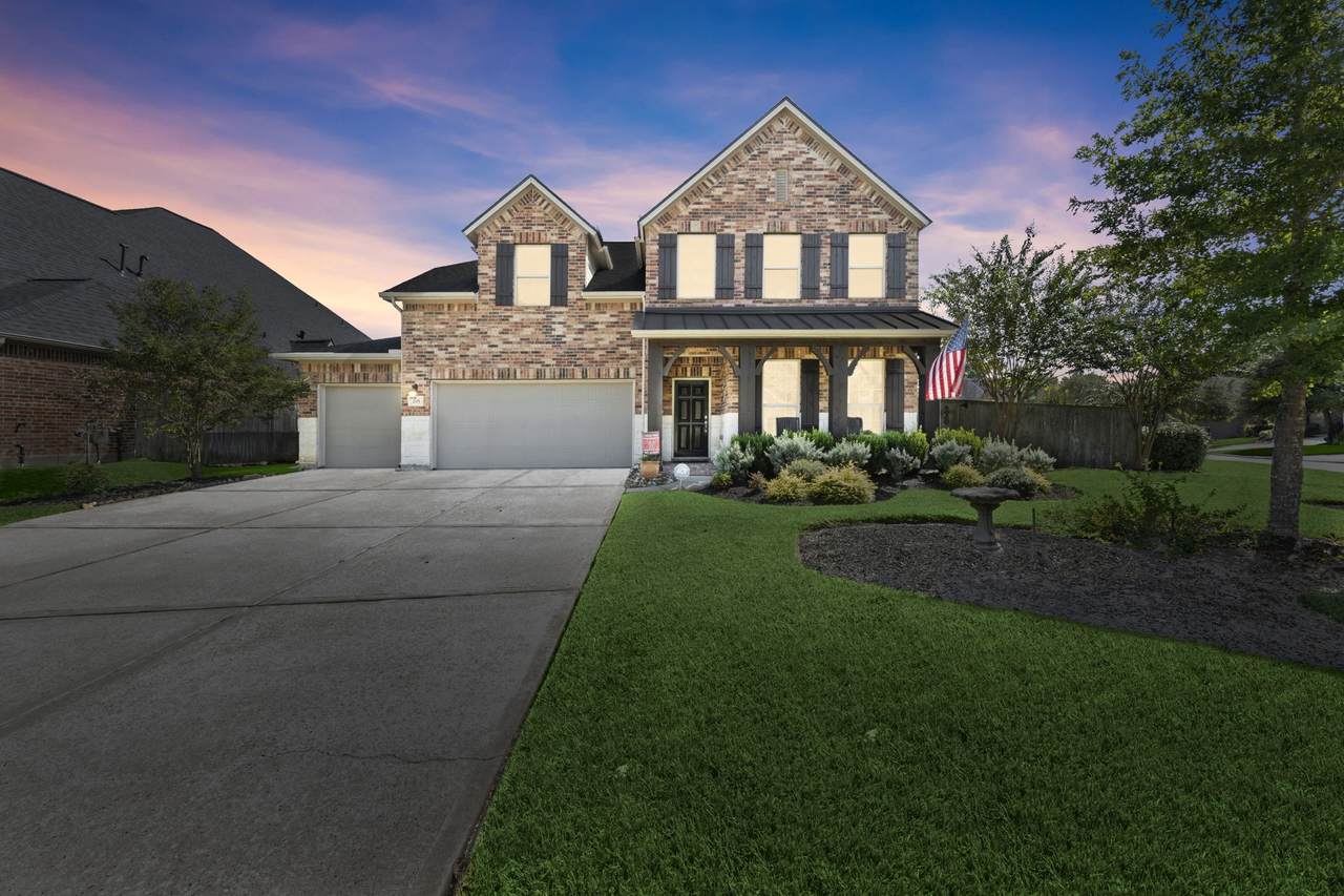 201 Climbing Oaks Place - Photo 1