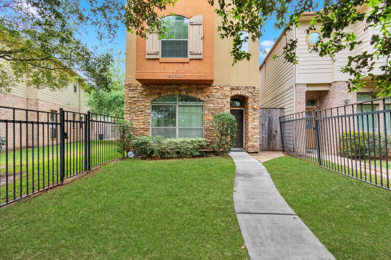 9038 Lakes At 610 Drive - Photo 1