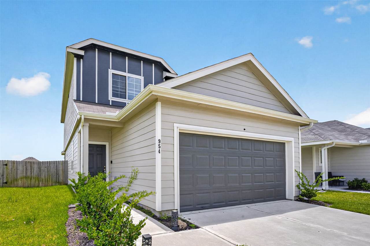 954 Luke Darrell Drive - Photo 1