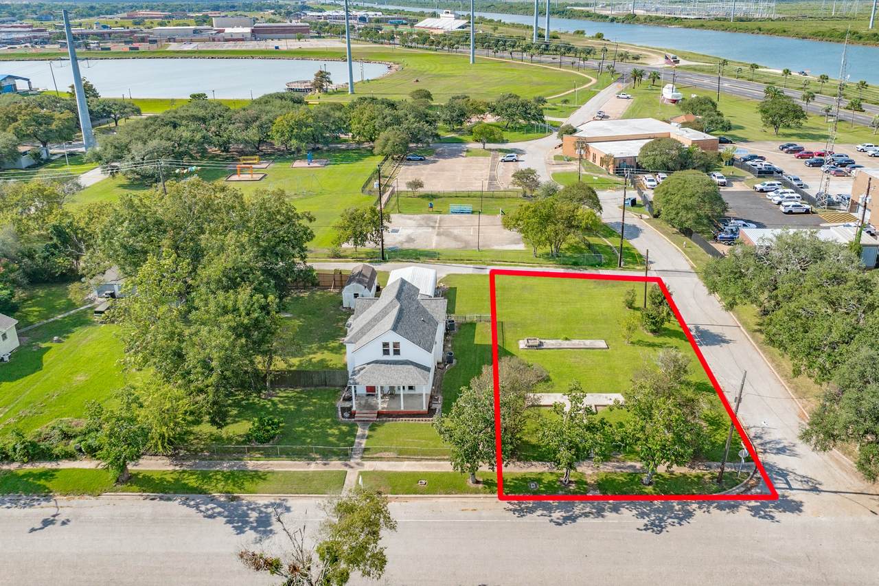 0 Avenue A - Photo 1