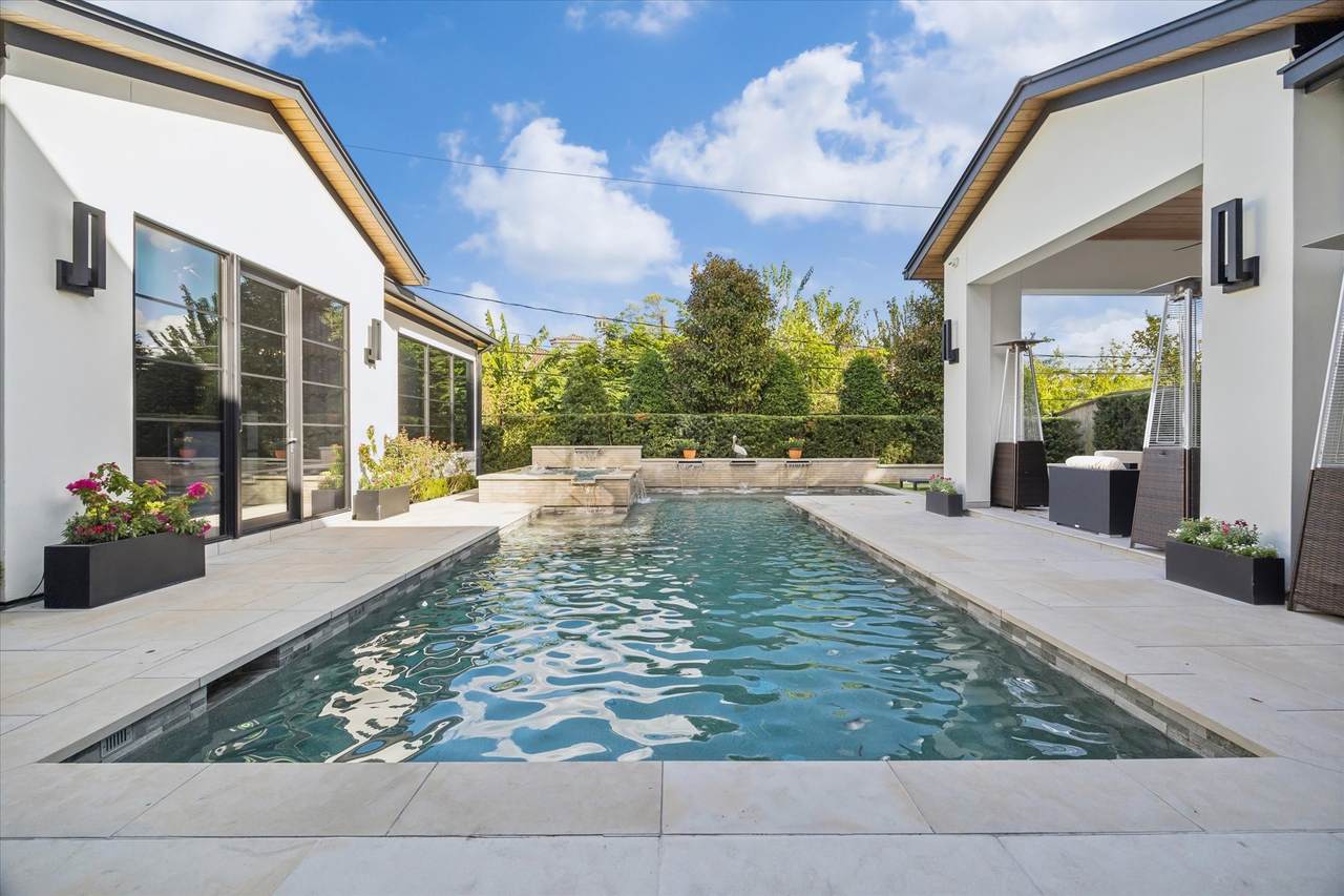 212 Cowan Drive - Photo 1