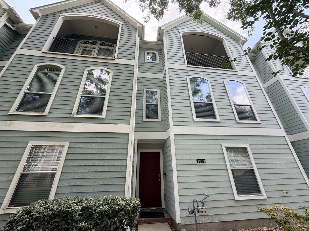 1253 17th Street - Photo 1