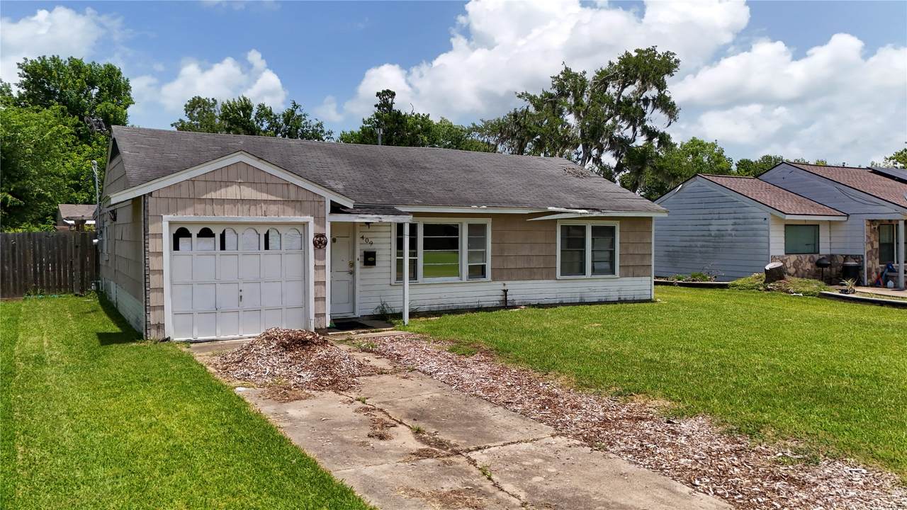 409 Center Way - Photo 1