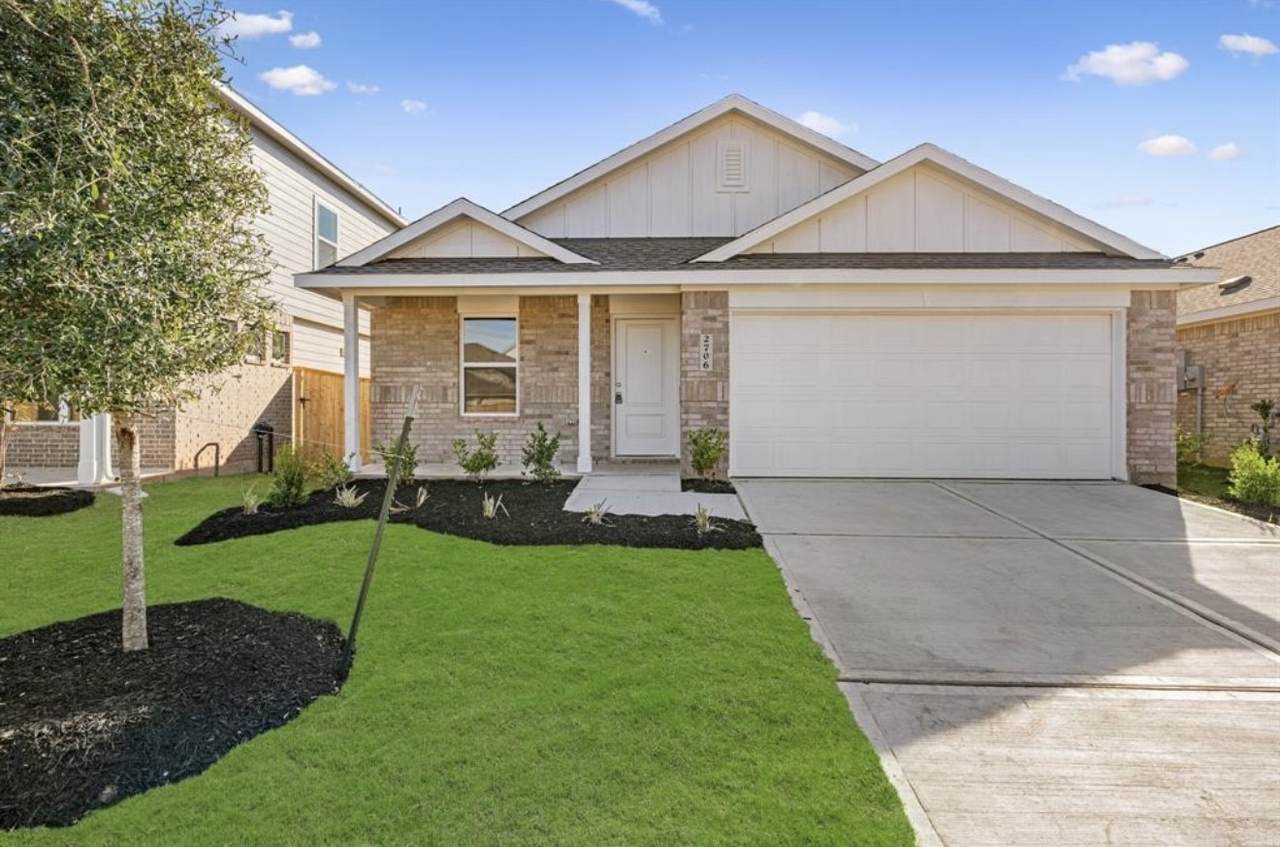 2706 Pebble Whisper Drive - Photo 1