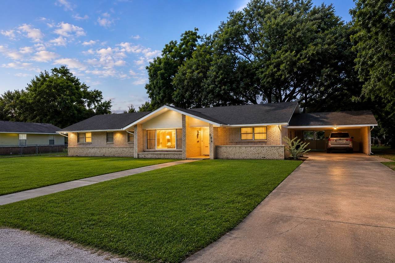 804 Merry - Photo 1
