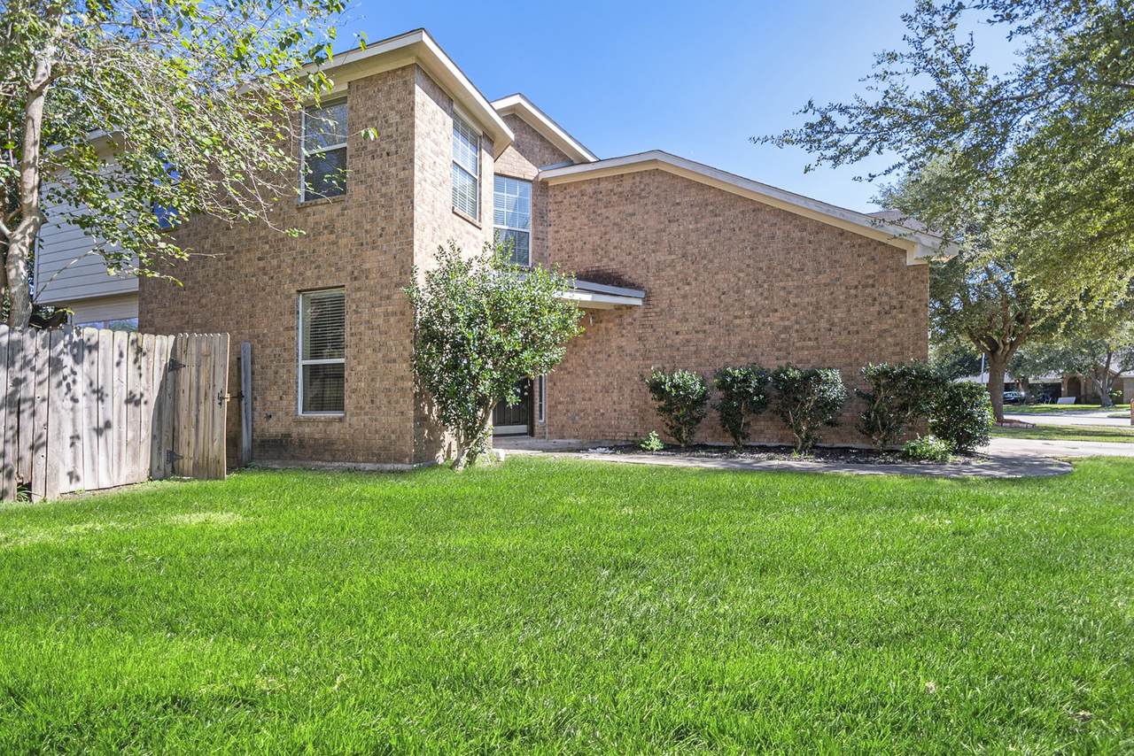 4807 Chase Court Drive - Photo 1