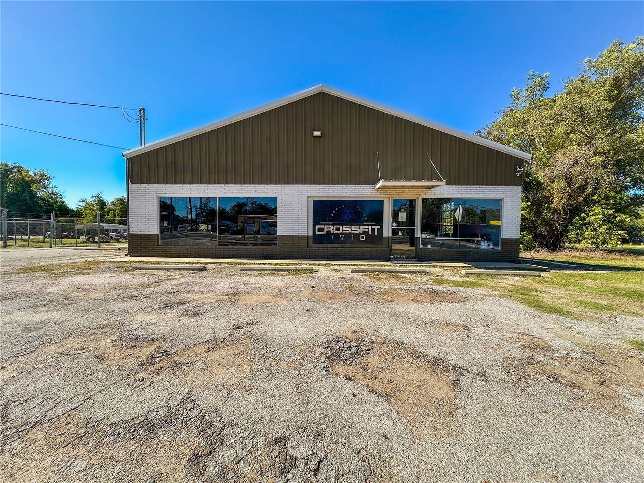 1827 Richmond Road - Photo 1