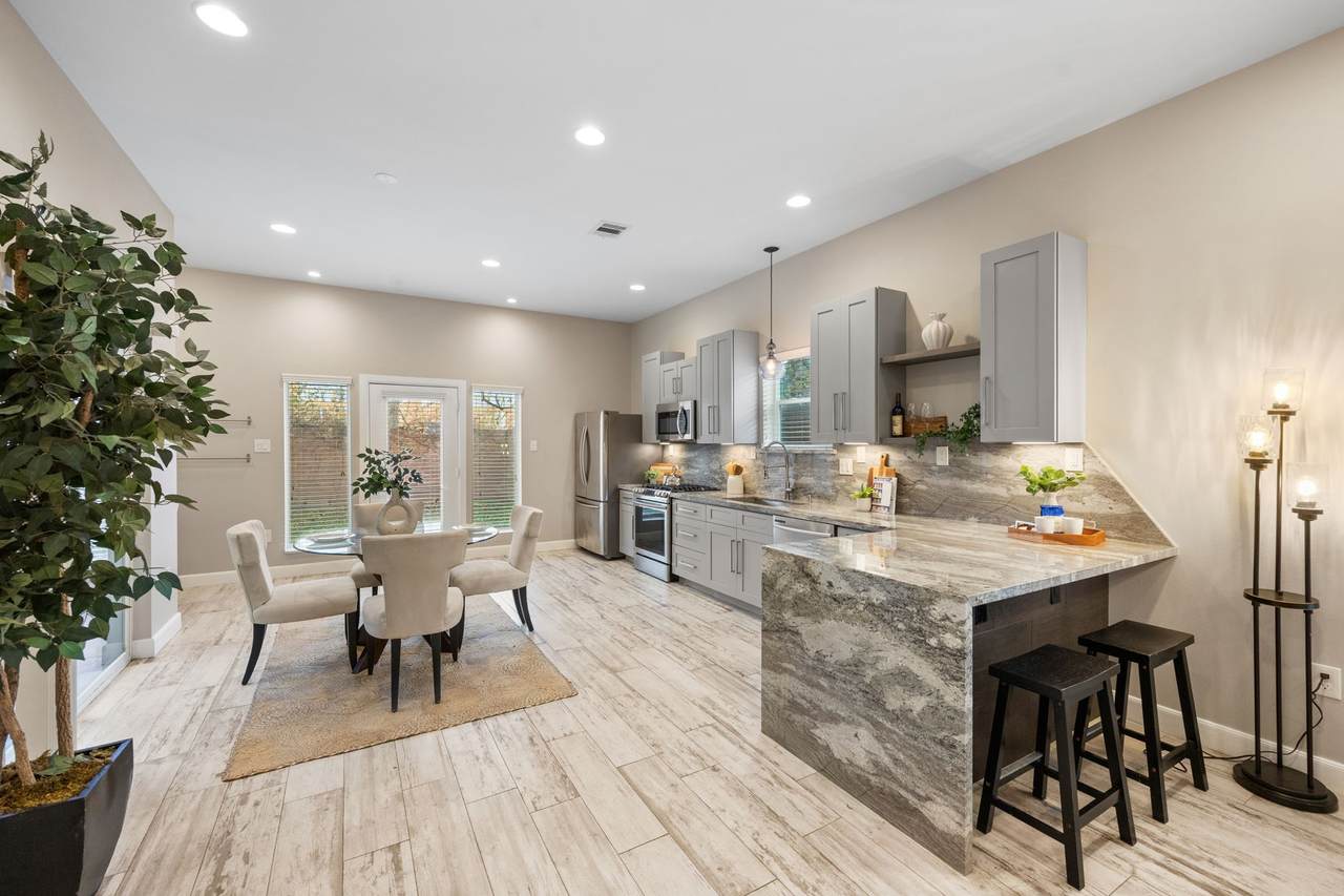 317 35th Street - Photo 1