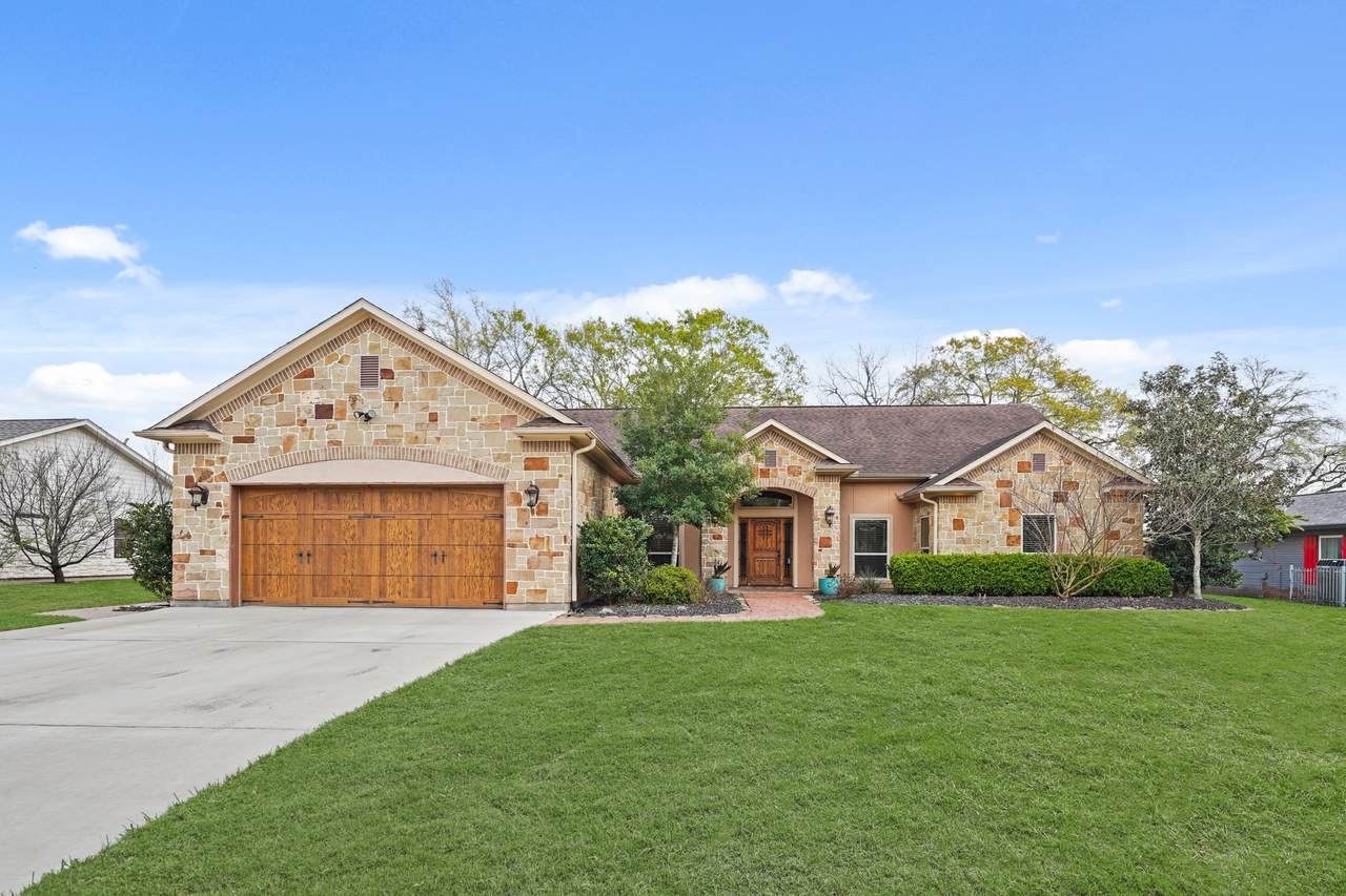 2910 Fortuna Drive - Photo 1