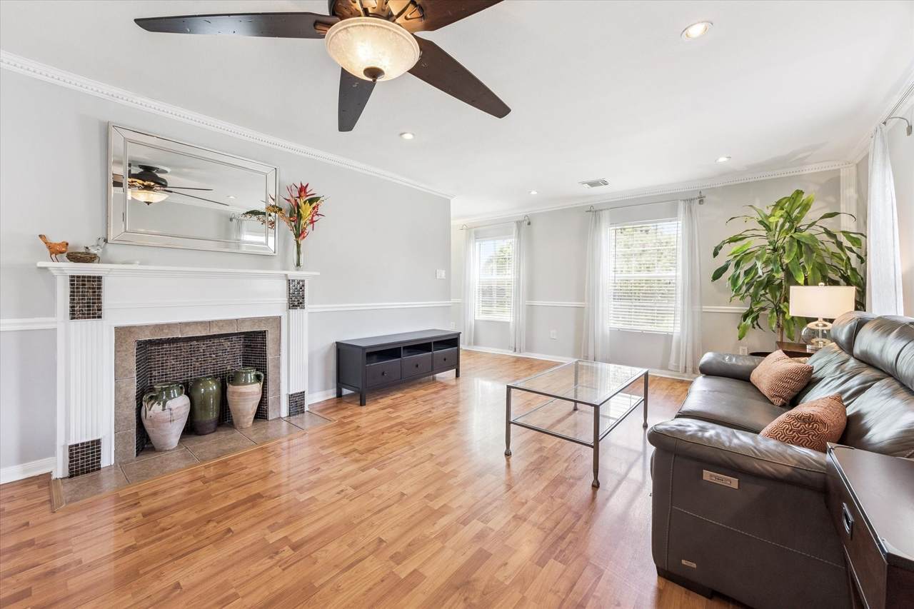 5211 Mulford Street - Photo 1