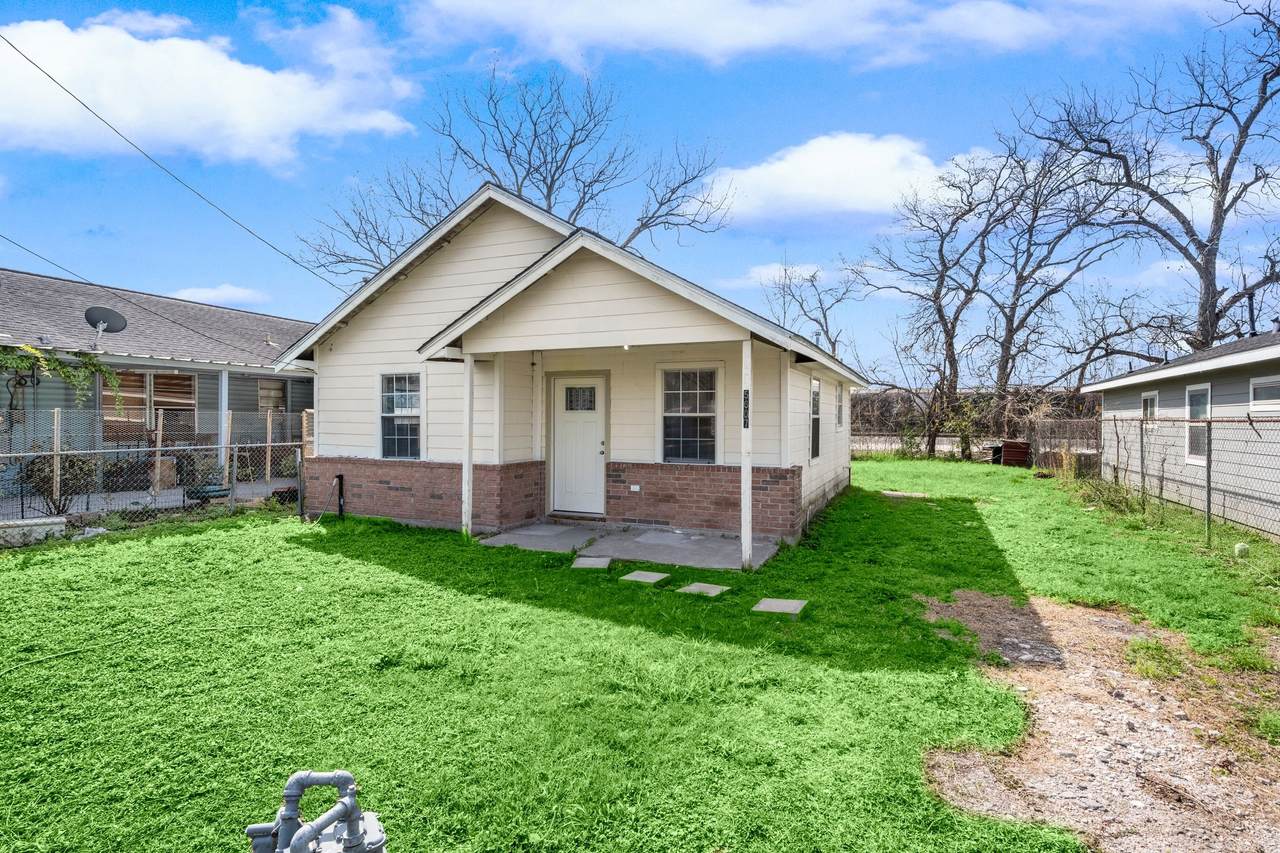5607 Barton - Photo 1
