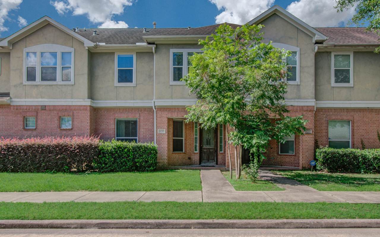 10205 Brooktree Drive - Photo 1