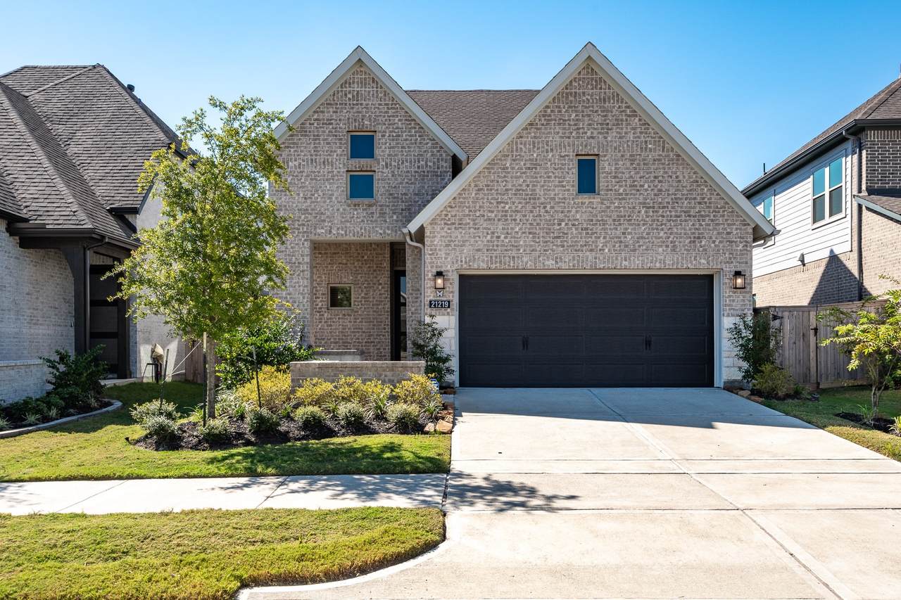 21219 Metallic Blue Drive - Photo 1