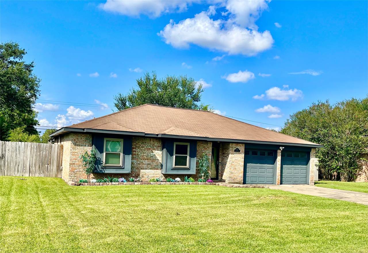 1718 Linwood Drive - Photo 1