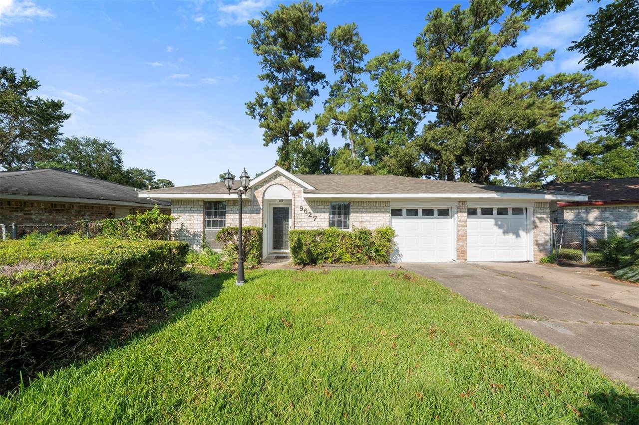 9627 Glenwood Forest Drive - Photo 1