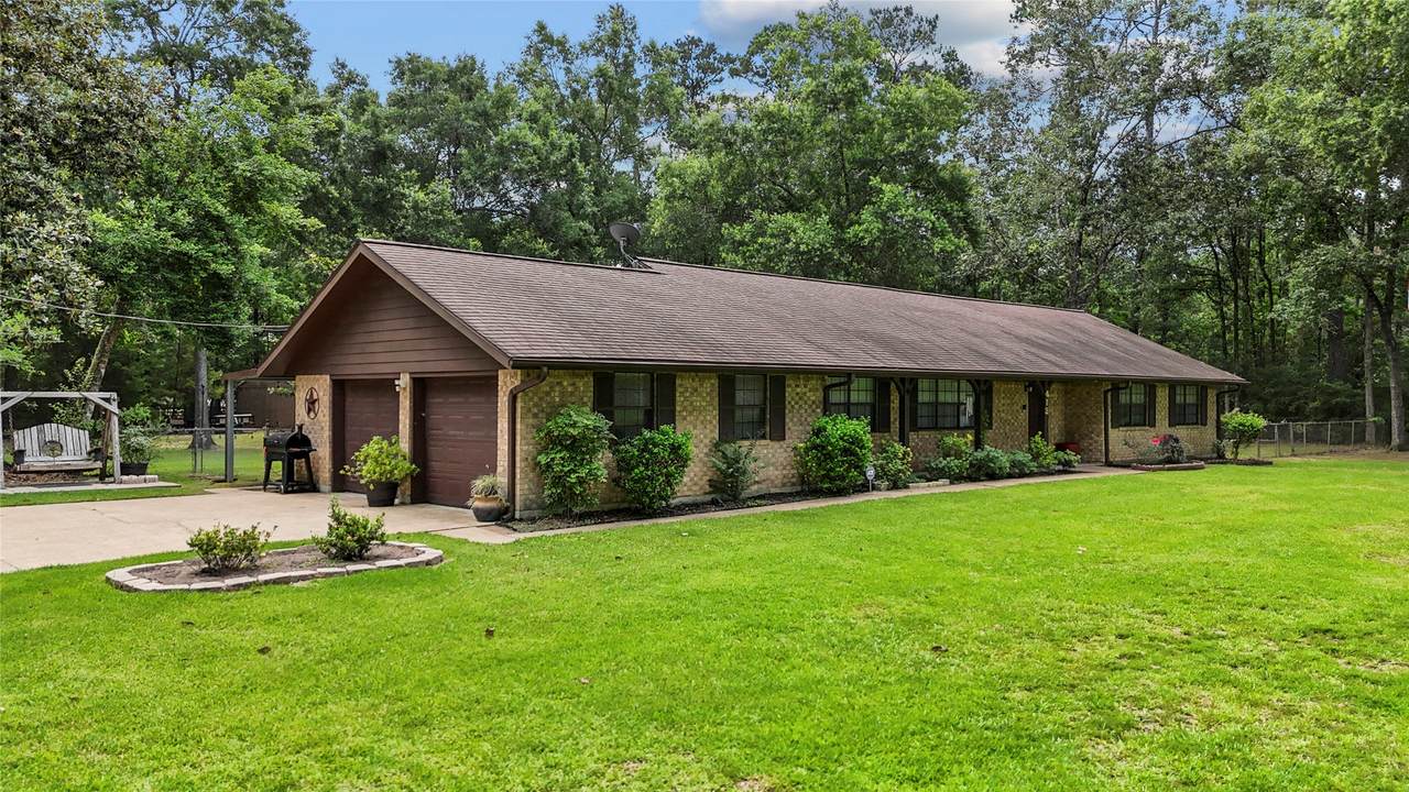 412 Commanche Trail - Photo 1