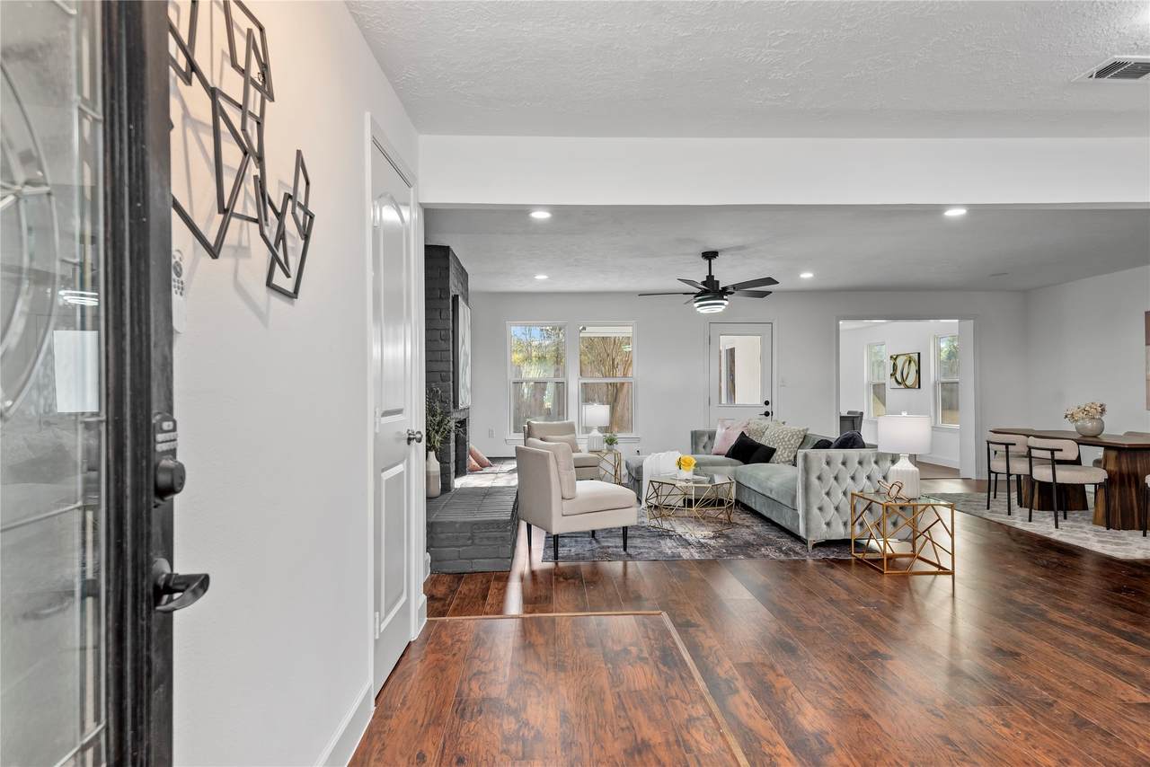 6126 Knotty Post Lane - Photo 1