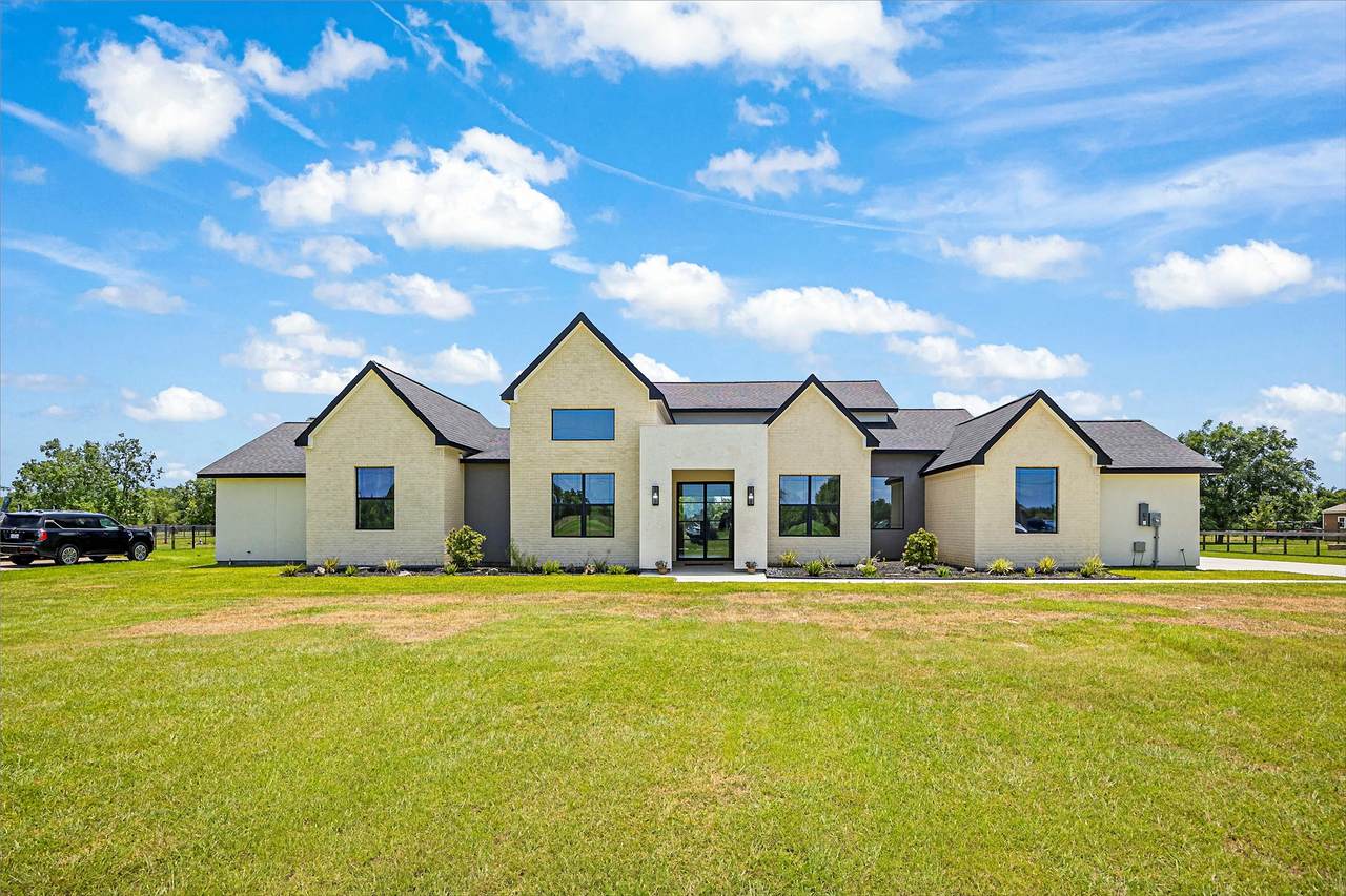 4726 Texana - Photo 1
