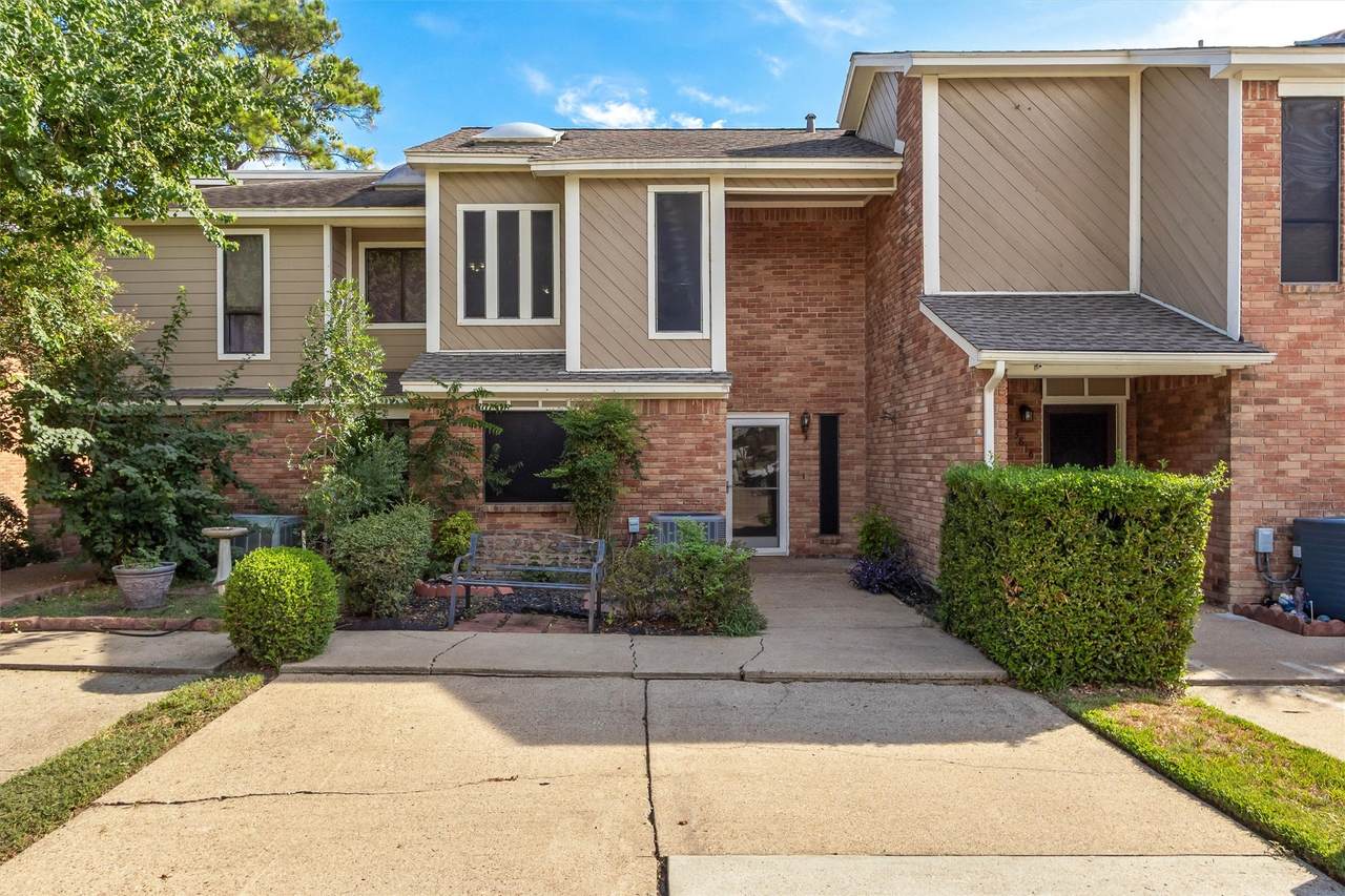 3822 Knollcrest Drive - Photo 1