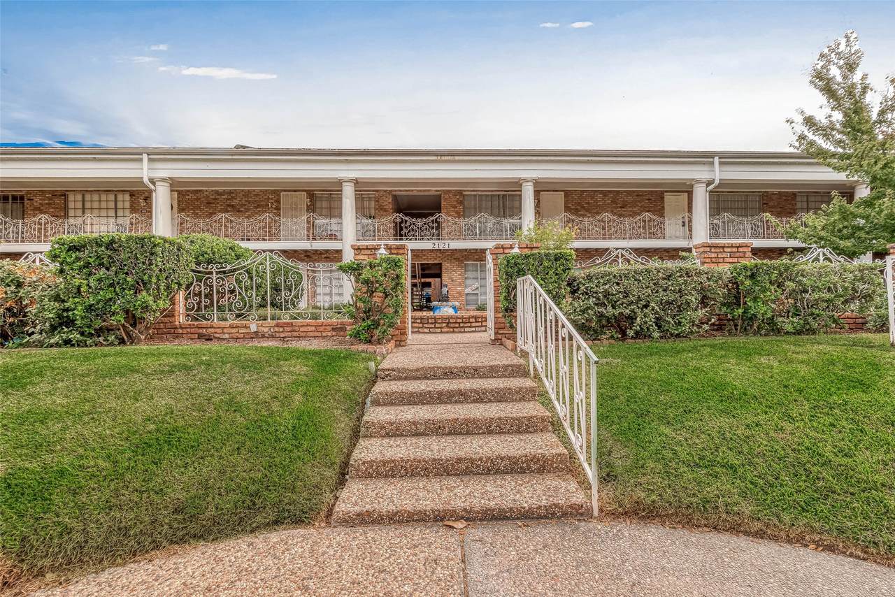 2201 Fountain View Drive - Photo 1