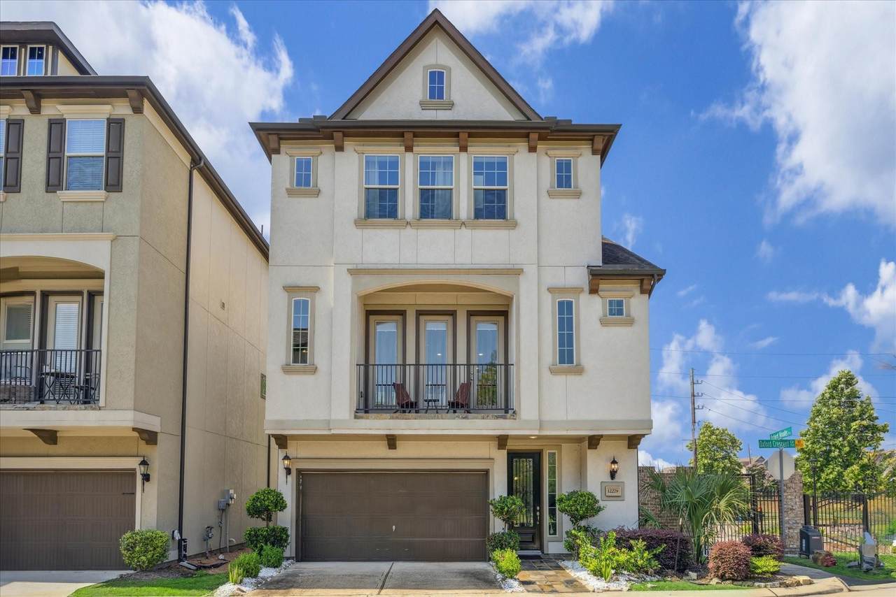 12279 Oxford Crescent Circle - Photo 1