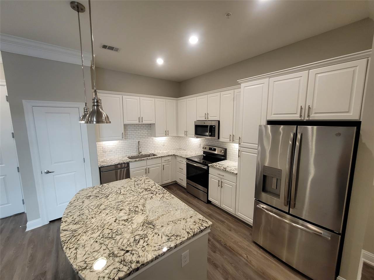 2111 Austin Street - Photo 1
