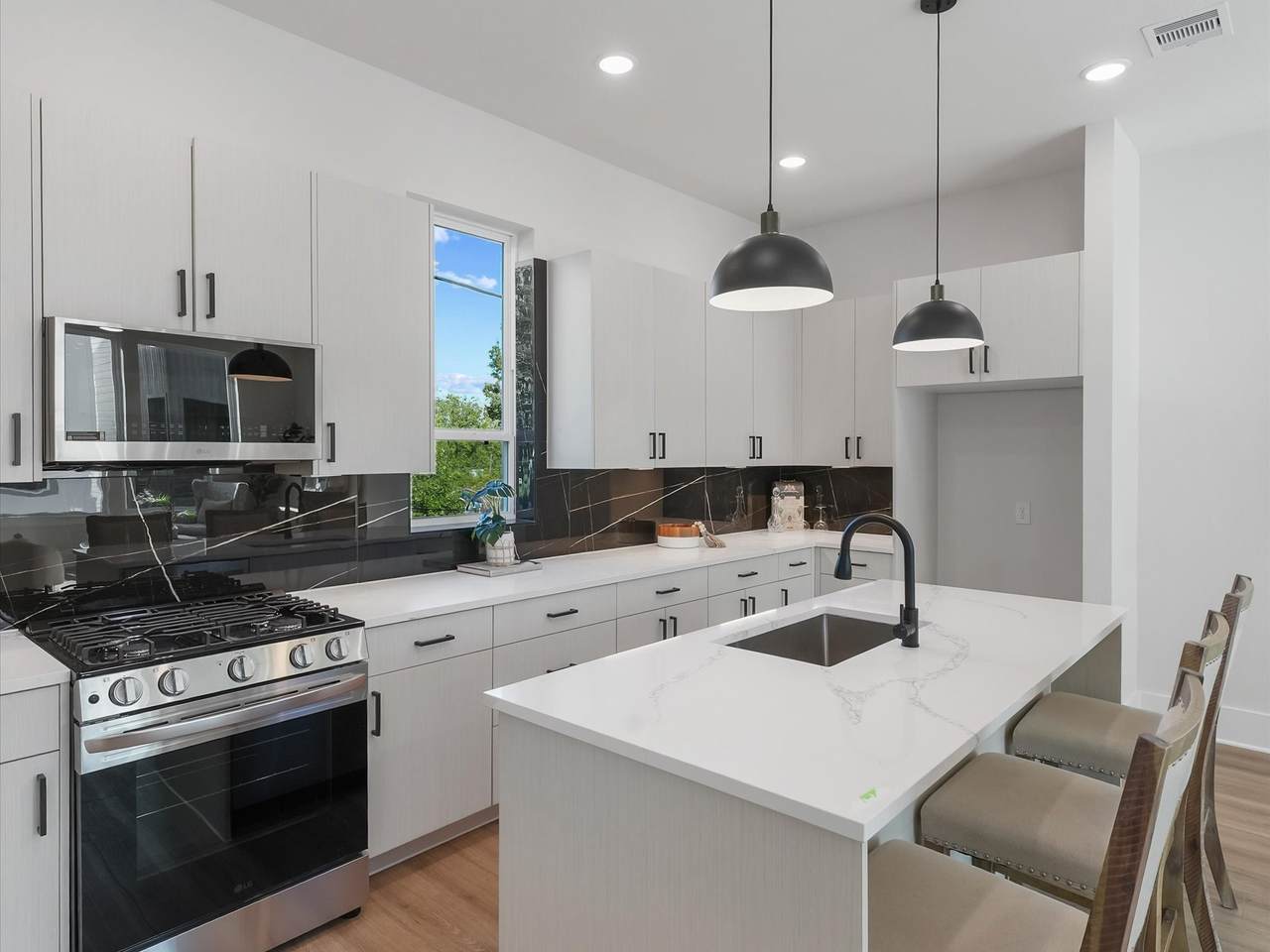 4710 Thornton Villas Lane - Photo 1