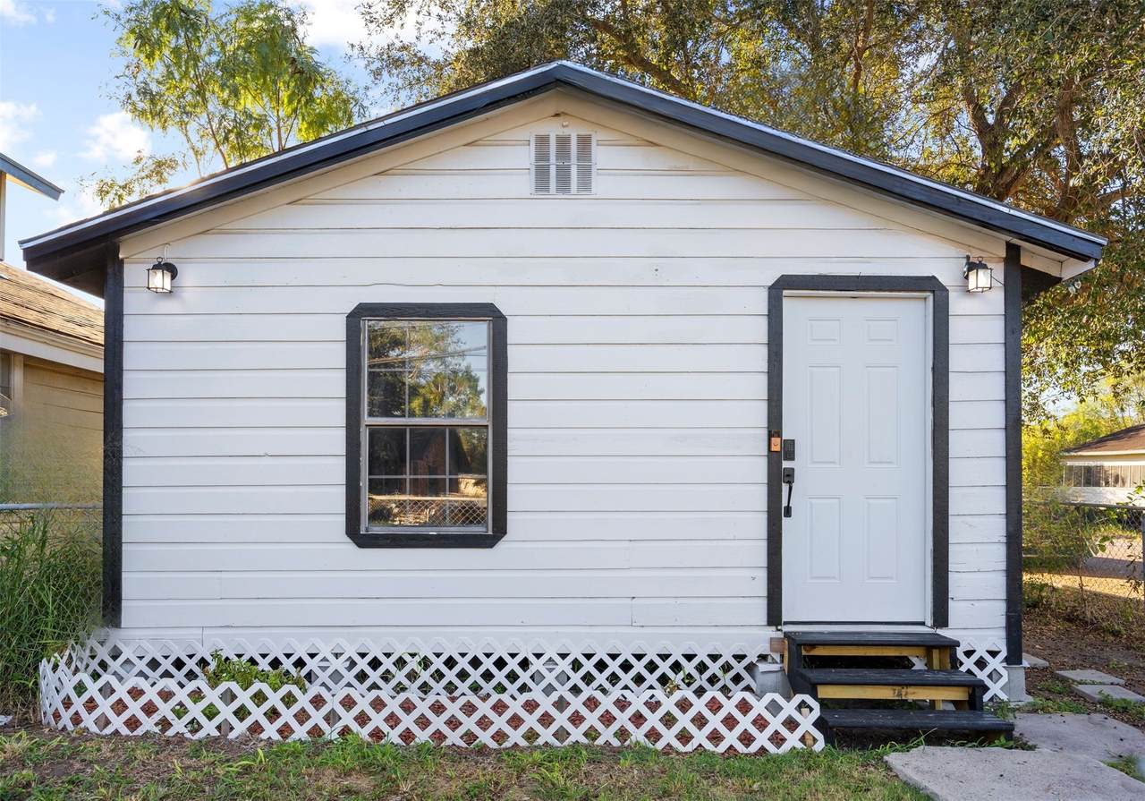 118 Palmas Street - Photo 1