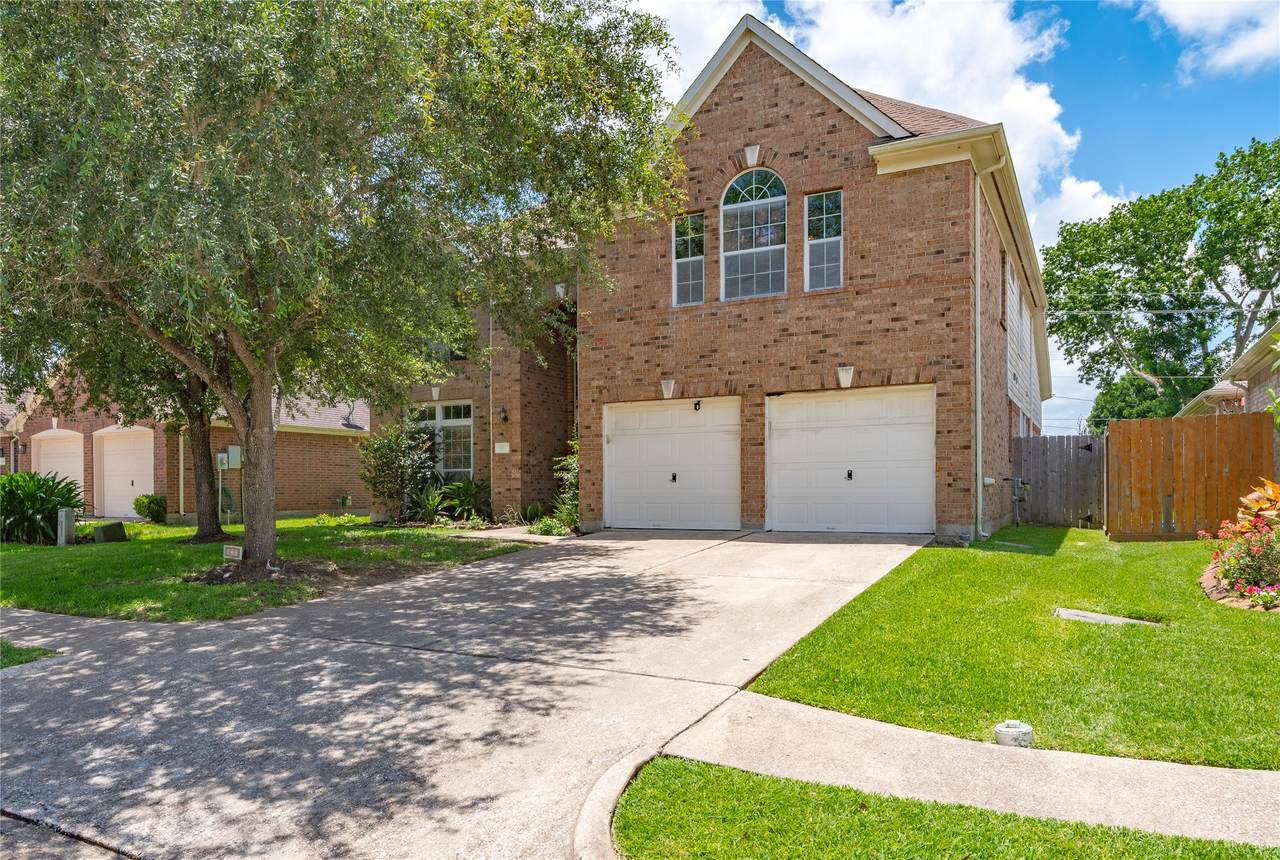 327 Holly Branch Lane - Photo 1