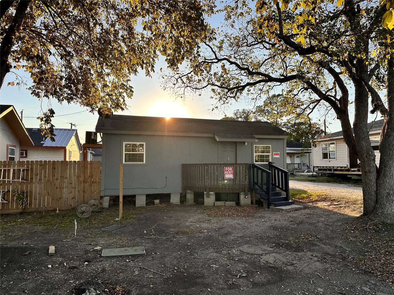 2716 Hill Avenue - Photo 1