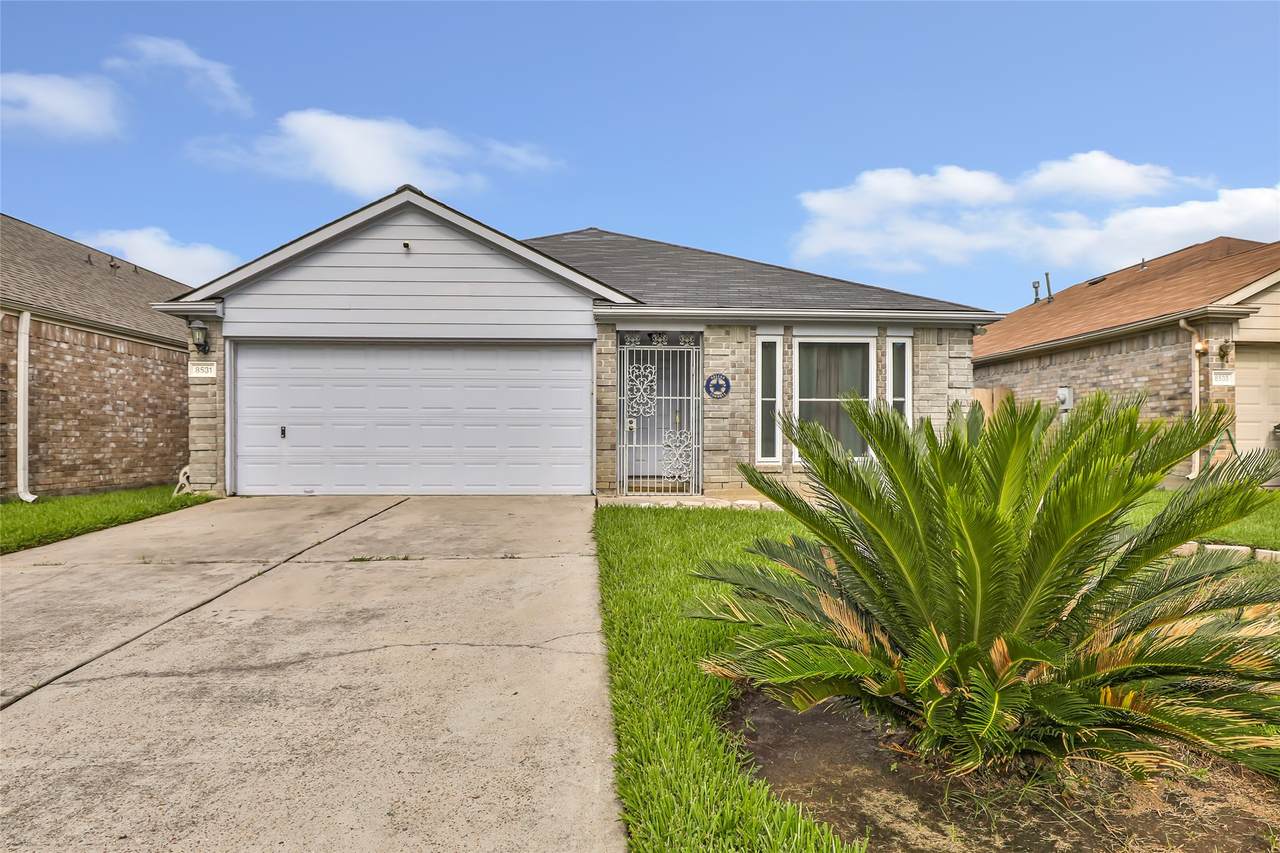 8531 Scenic Green Drive - Photo 1