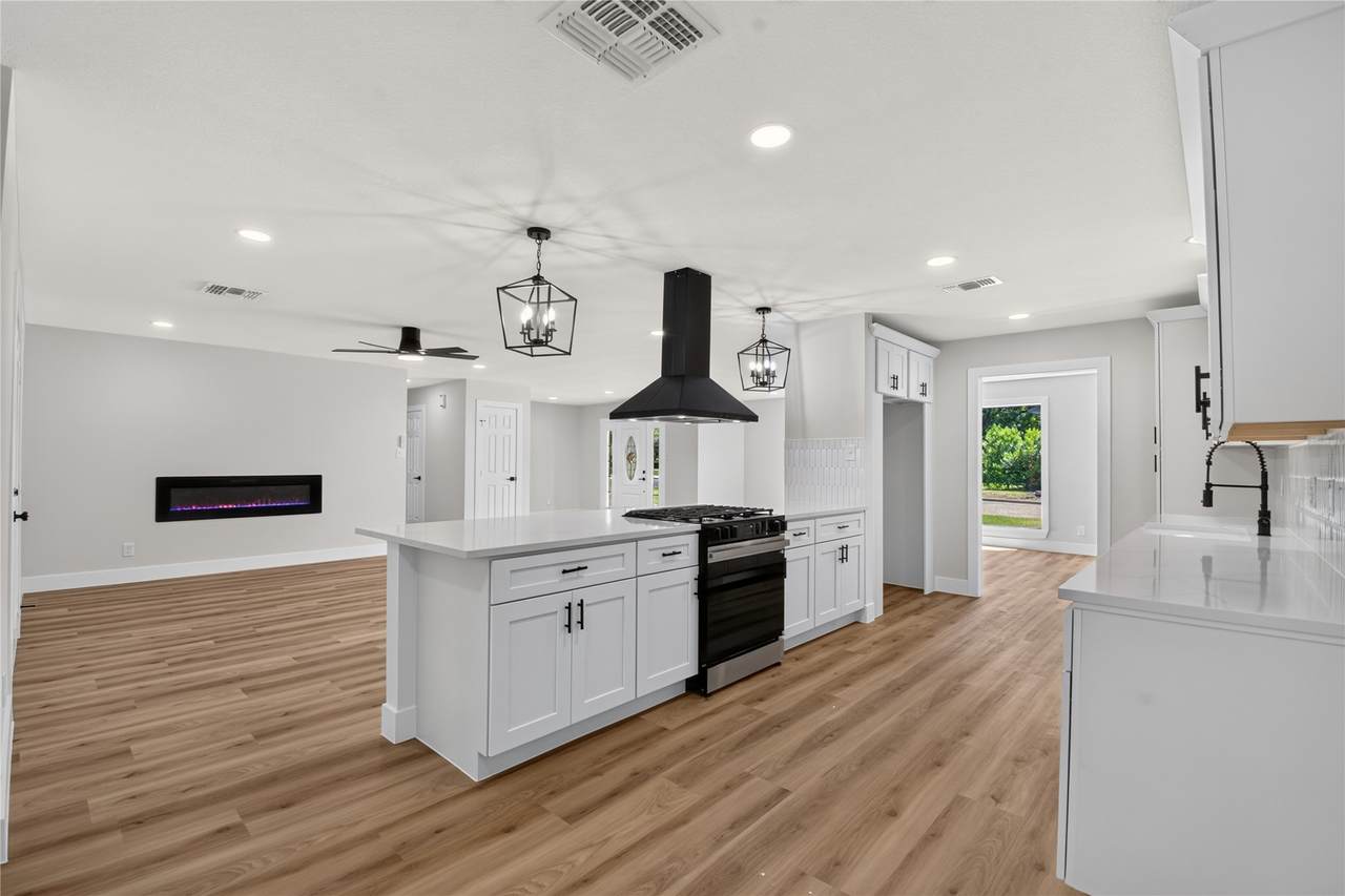 2100 Tison Street - Photo 1