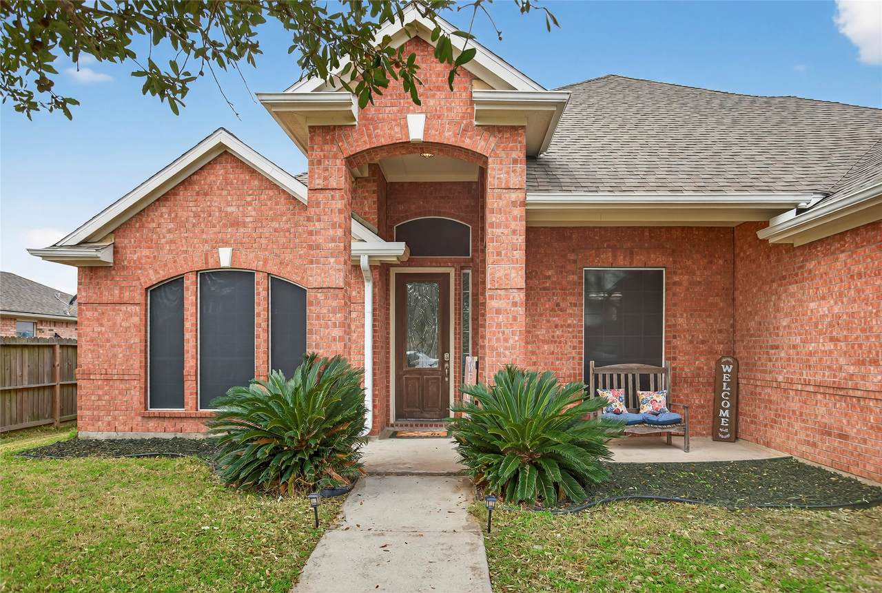 9702 Inwood Circle - Photo 1