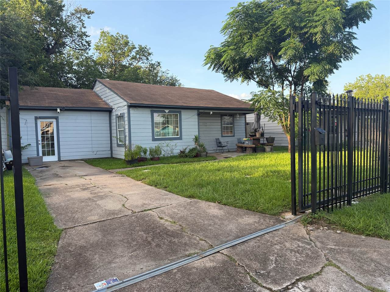 2305 Windsor Lane - Photo 1