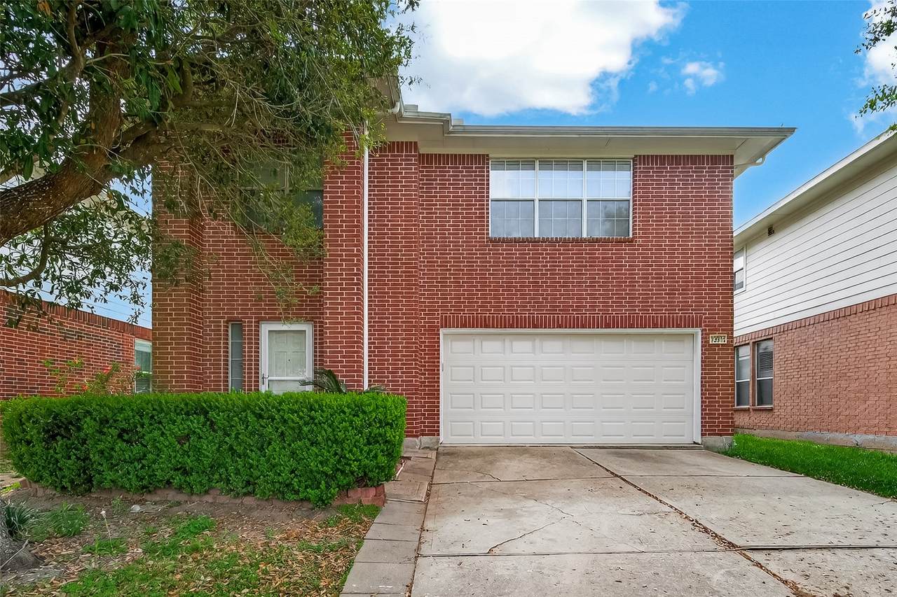 13915 Maleewan Lane - Photo 1