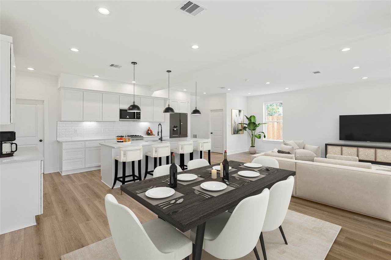 7411 Charlie Street - Photo 1