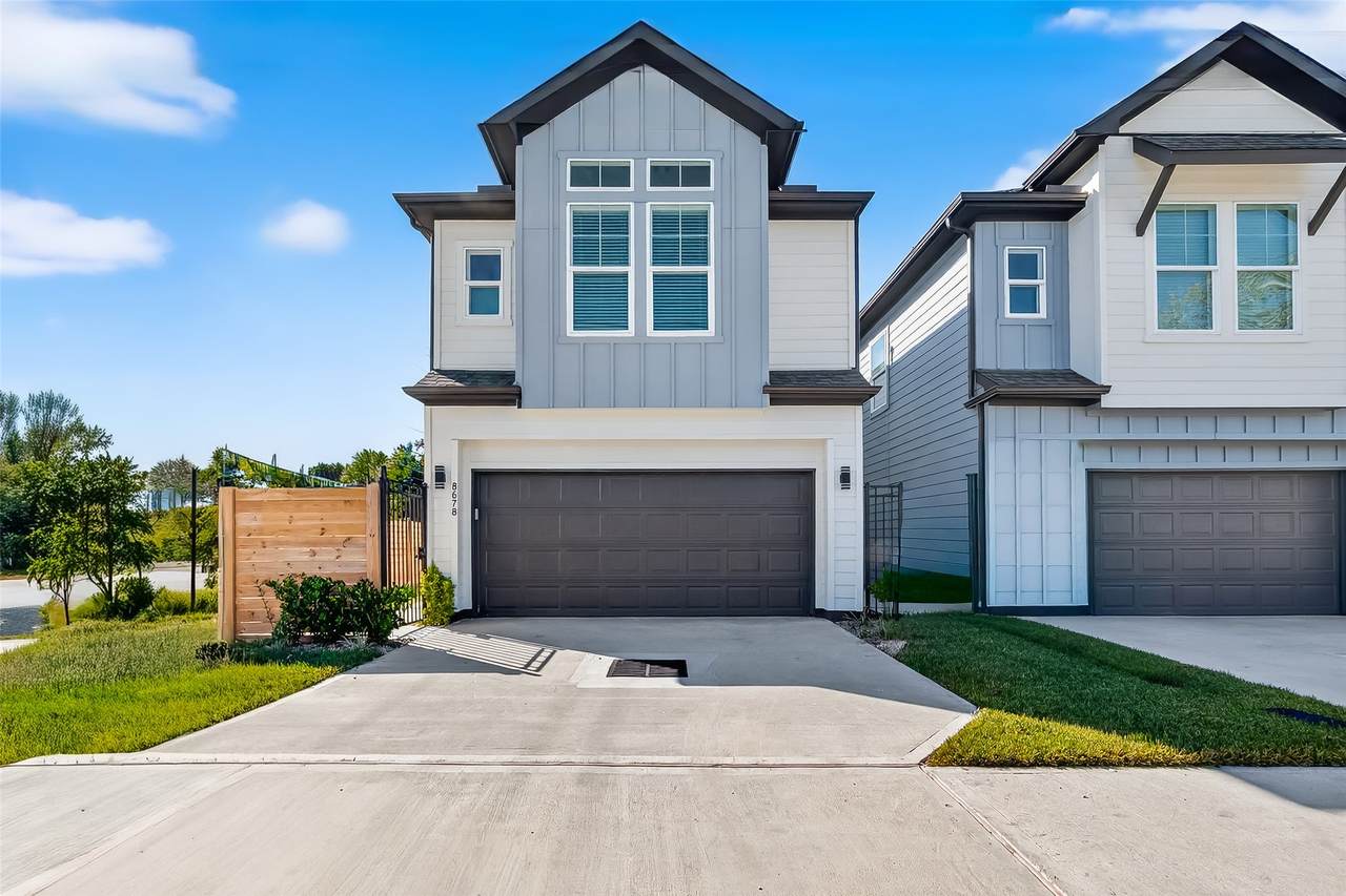 8668 Easthaven Boulevard - Photo 1