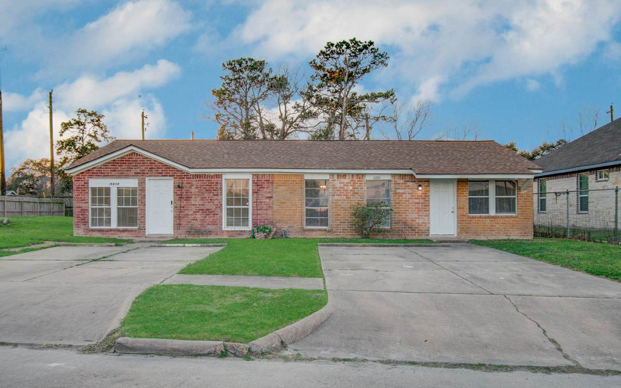 15216 Wickbriar Drive - Photo 1