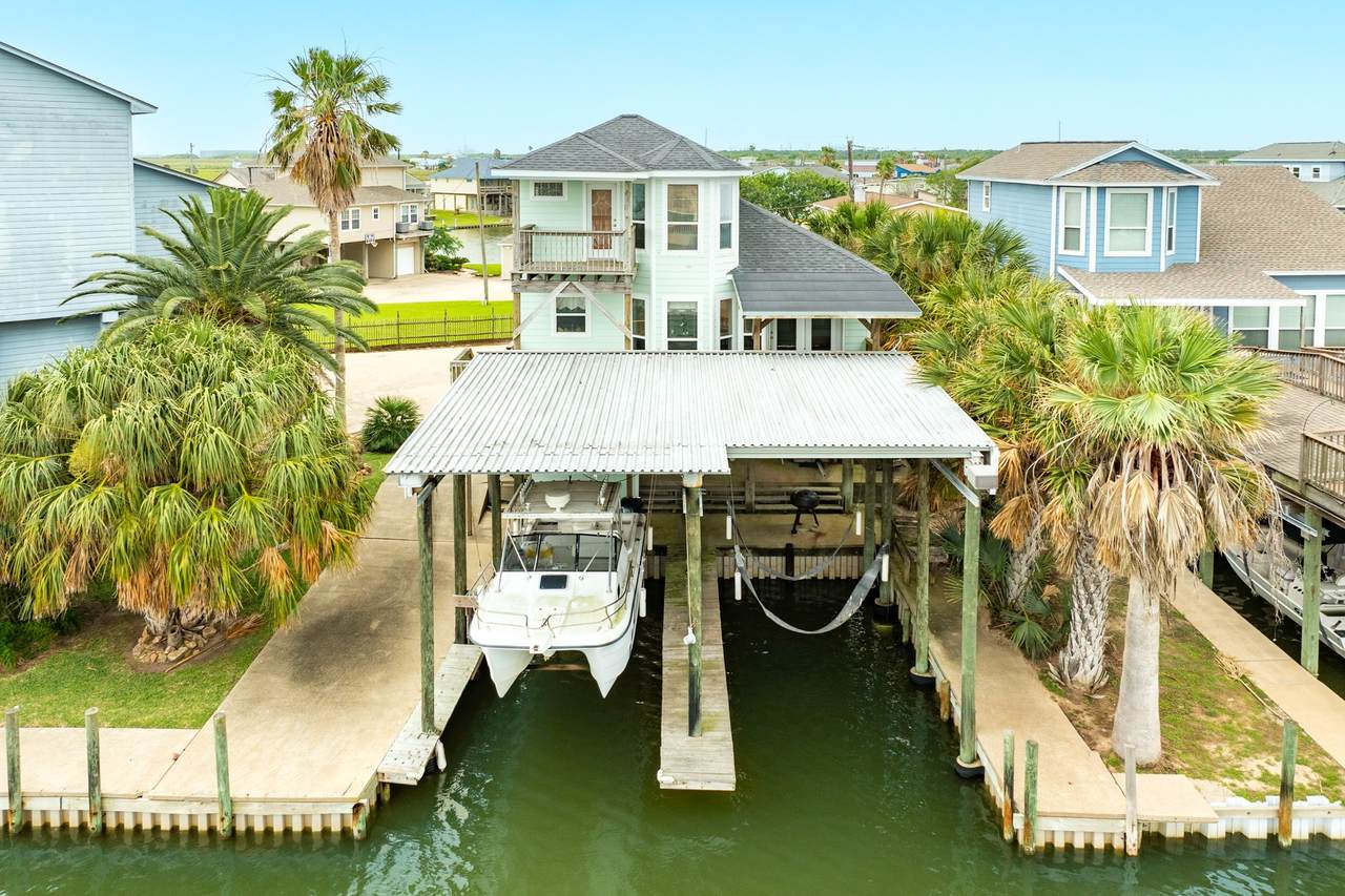 139 Driftwood Road - Photo 1