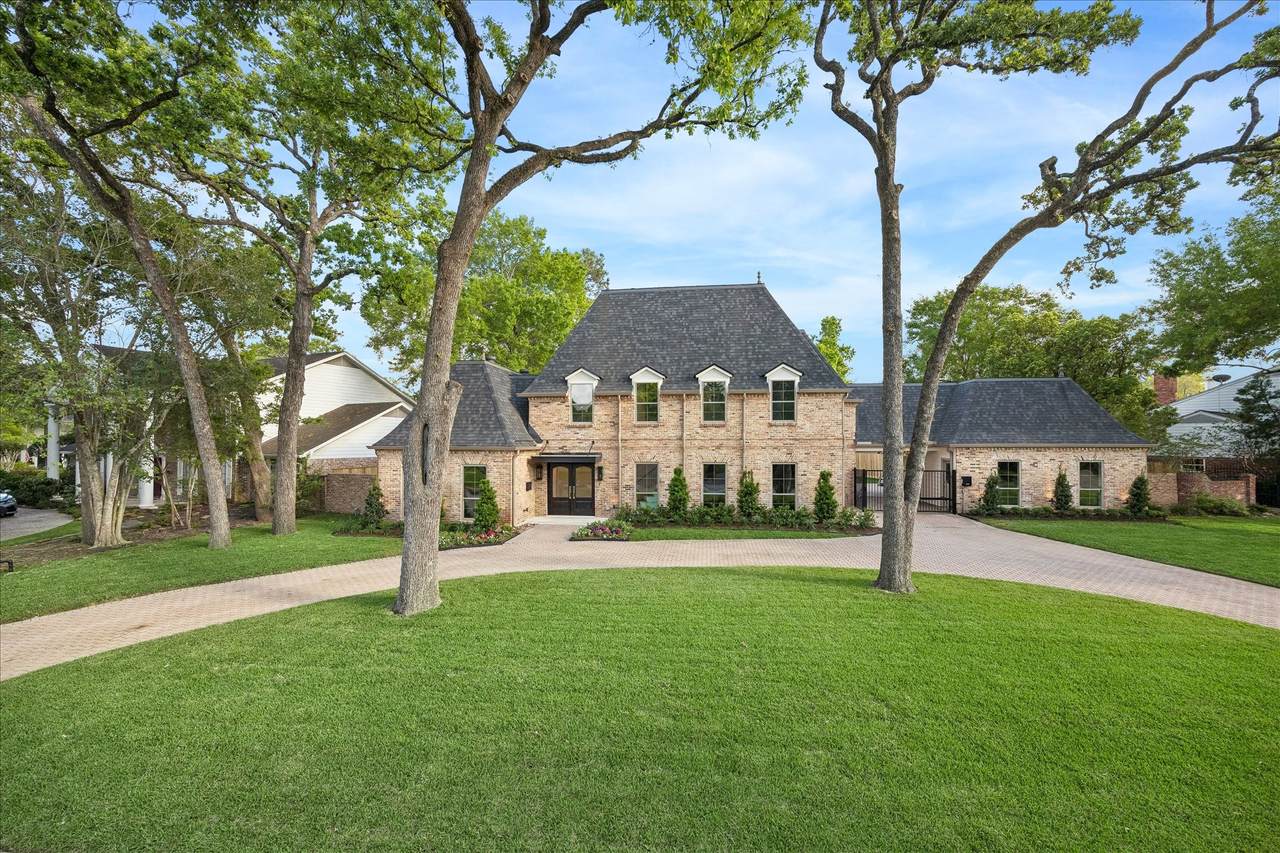 620 Stoneleigh Drive - Photo 1