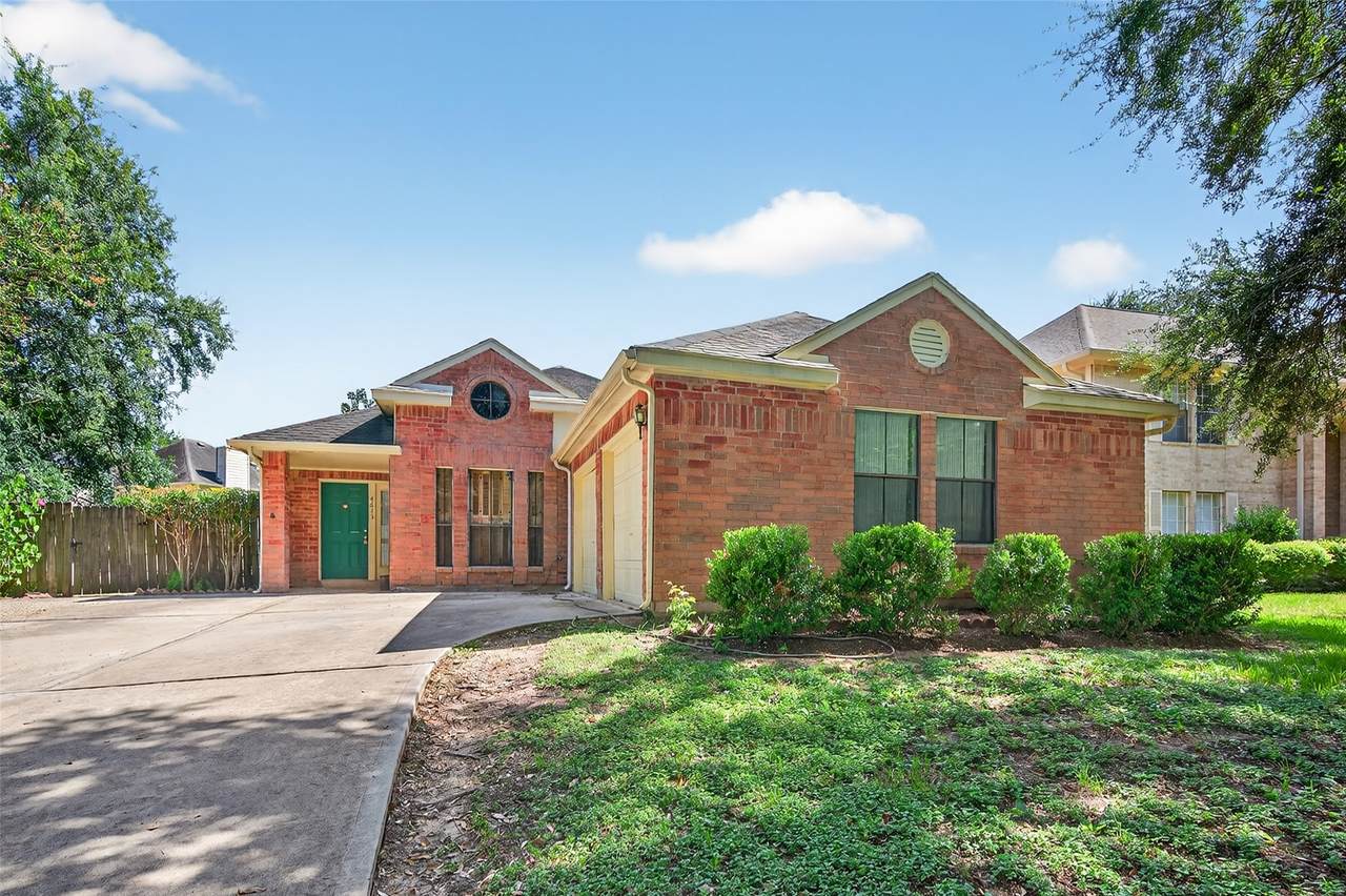 4615 Leicester Way - Photo 1