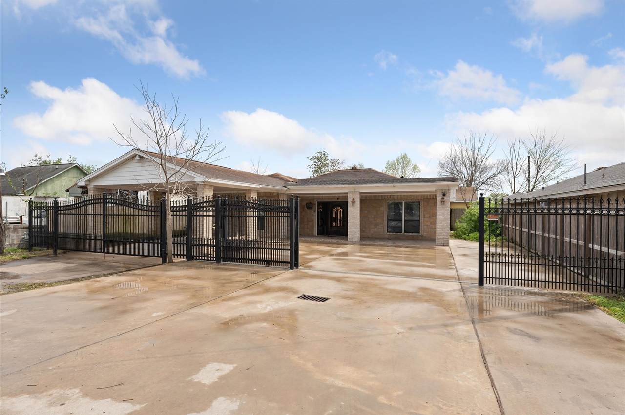 14022 Greenville Street - Photo 1