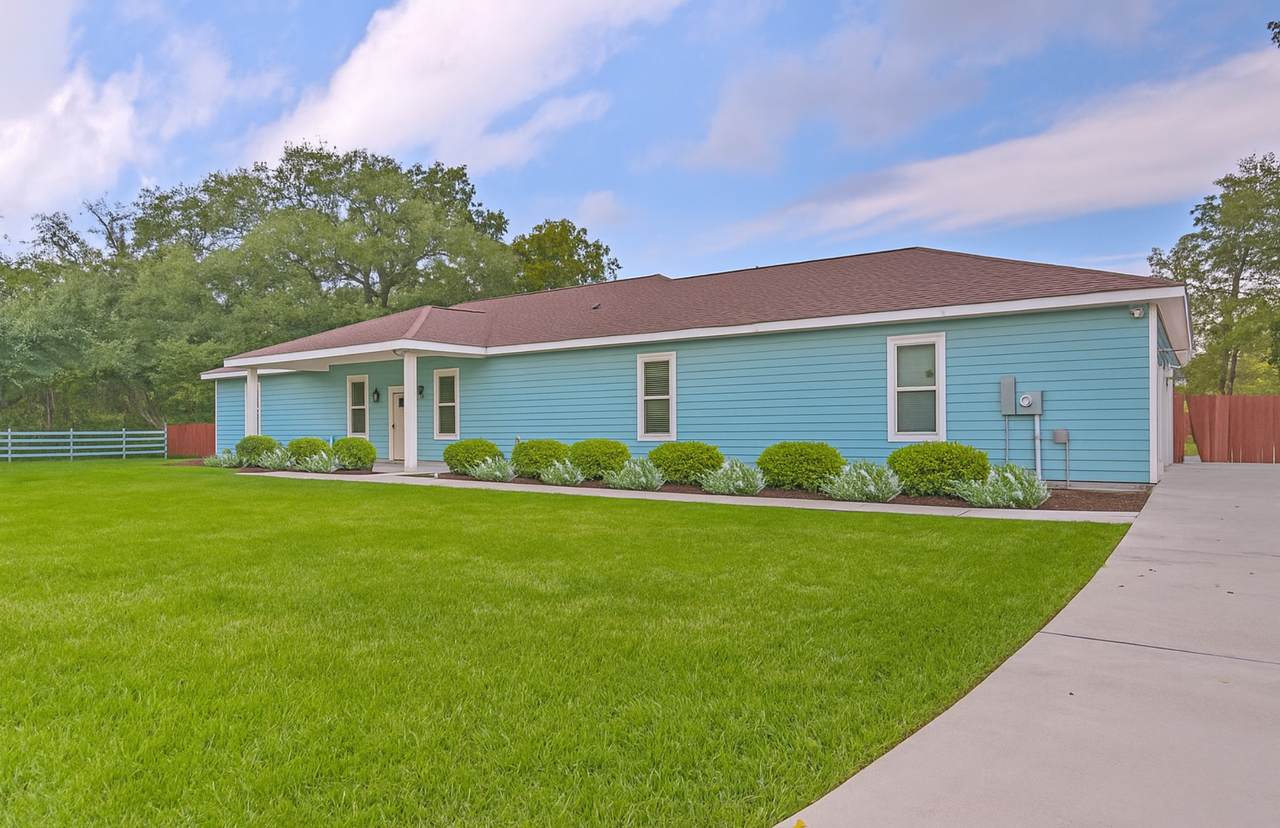 5712 Mentor Drive - Photo 1