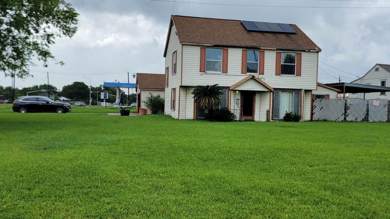 1412 Orchid Street - Photo 1