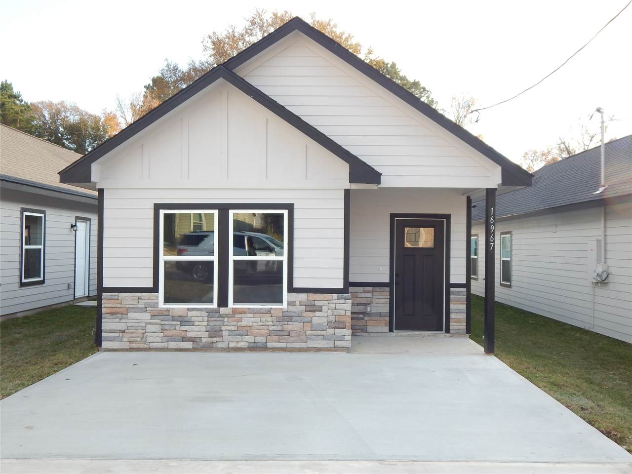 16967 W Juneau - Photo 1